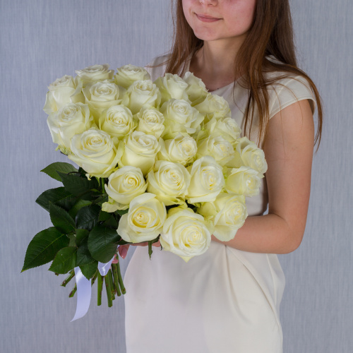 Букет из 25 эквадорских белых роз 40 см арт. 7310