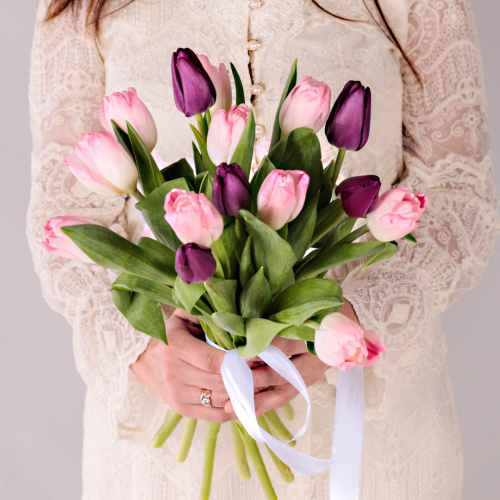 Букет из 15 тюльпанов фиолетово-розовый МИКС 28774